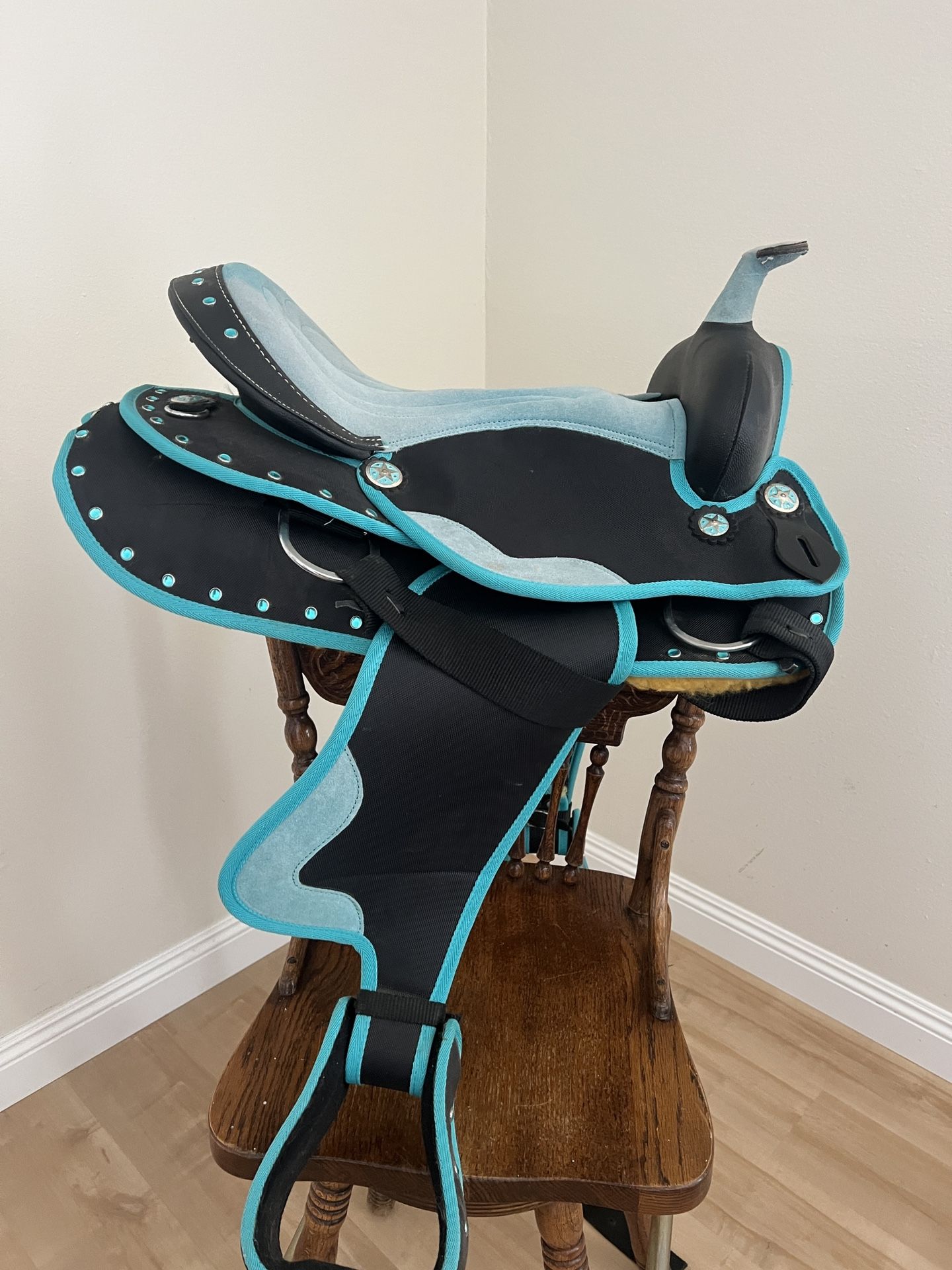 Western Saddle - Synthetic