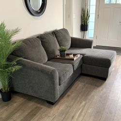 Grey Couch (FREE Delivery!🚚)