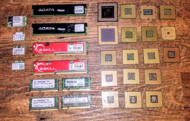 Brand New Internal Hard Drives, DDR3'S 2(GB) - 8(GB), 17 Microprocessor Chips