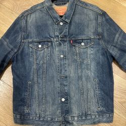 Levi’s Trucker Jacket 