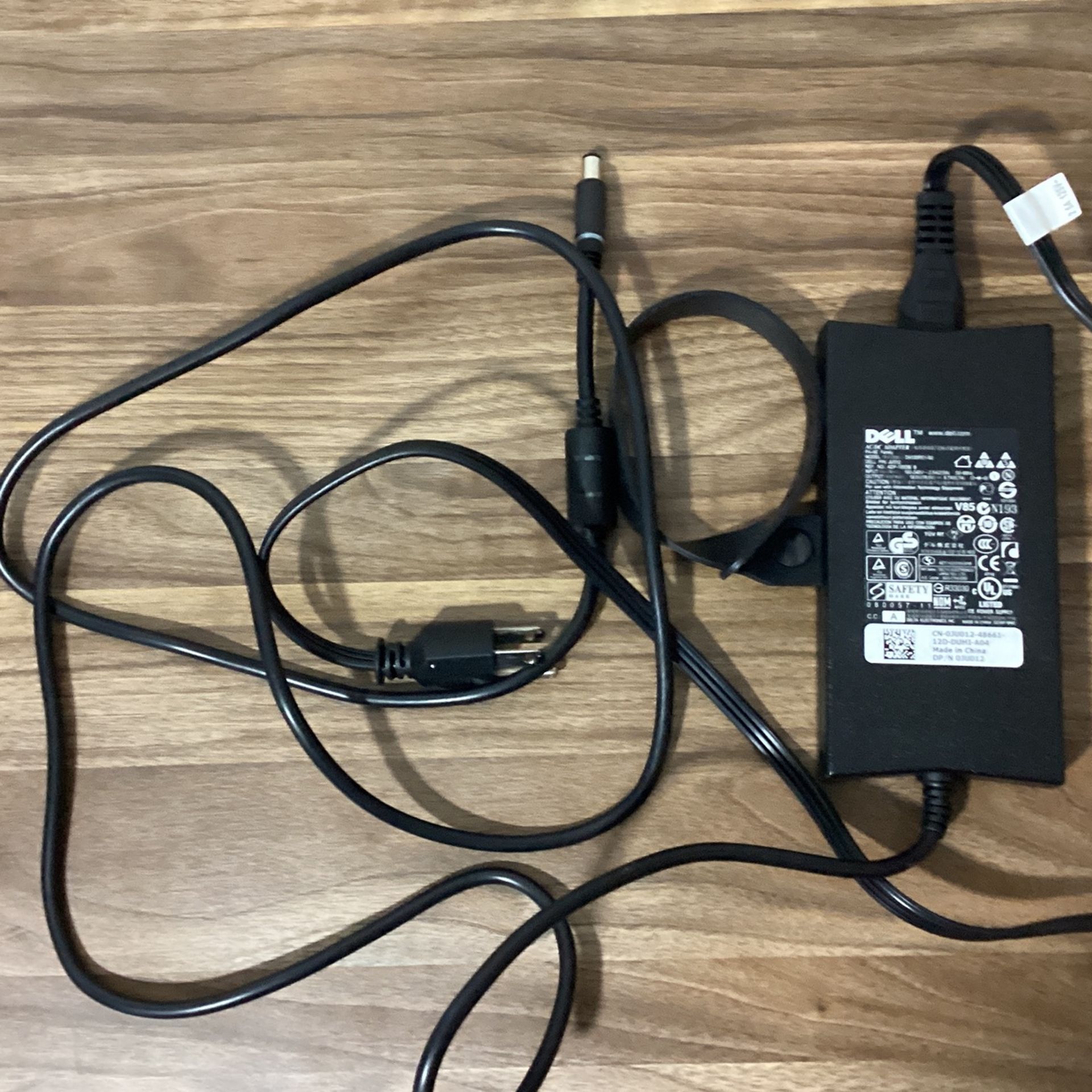 Genuine Dell AC/DC PowerAdapter DA130PEI-00 JU012 19.5v 6.7A