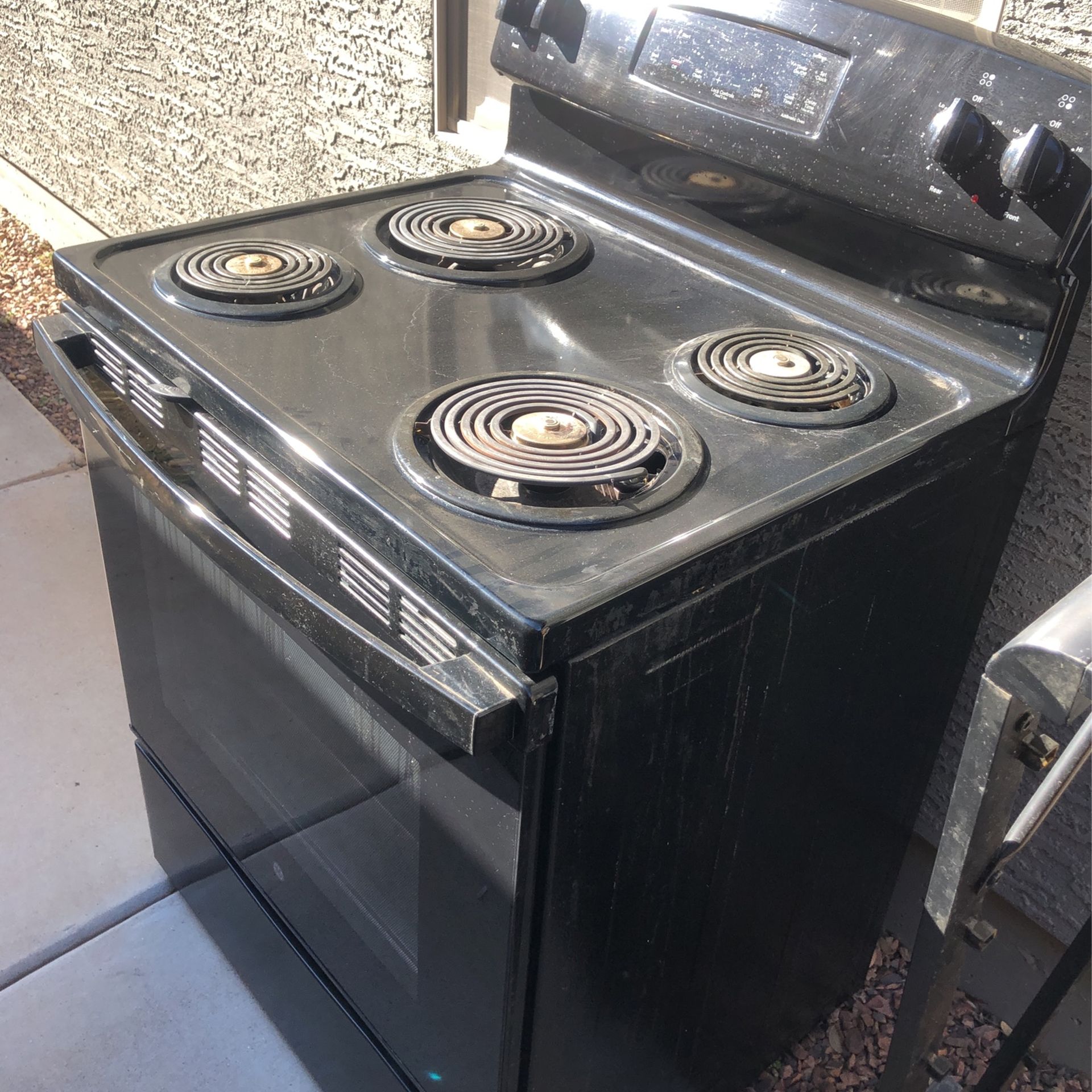 Hotpoint Small Stove Electric 24”W for Sale in Phoenix, AZ - OfferUp