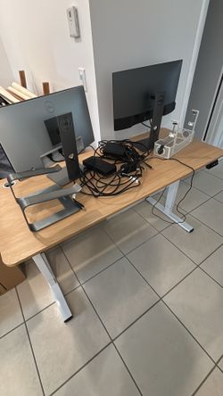 Electric standing desk, Dell monitors - $550 OBO