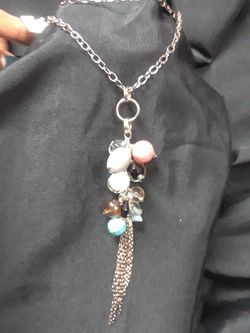 Hermoso Collar con piedras