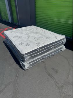 New Queen Mattress & Box Spring
