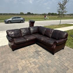 🛋️Real Leather Sectional Couch- Delivery Available