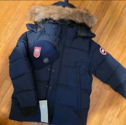 Canada goose wit hat (mens size XL -2X)