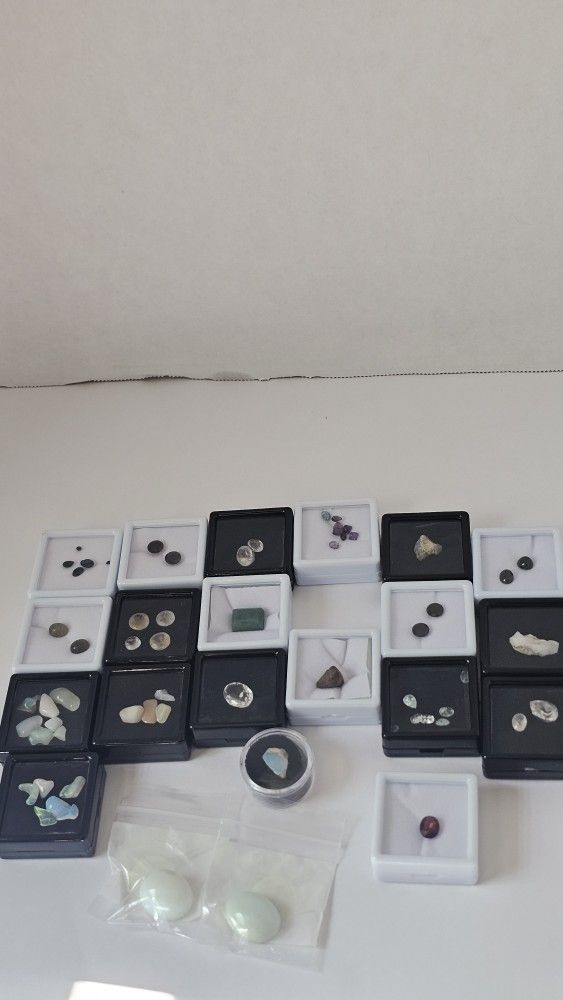 Lot Mixed Gemstone