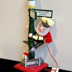 Vintage Kurt Adler Hershey's Xmas Ornament Elf On Lamppost 1996 Collector Series
