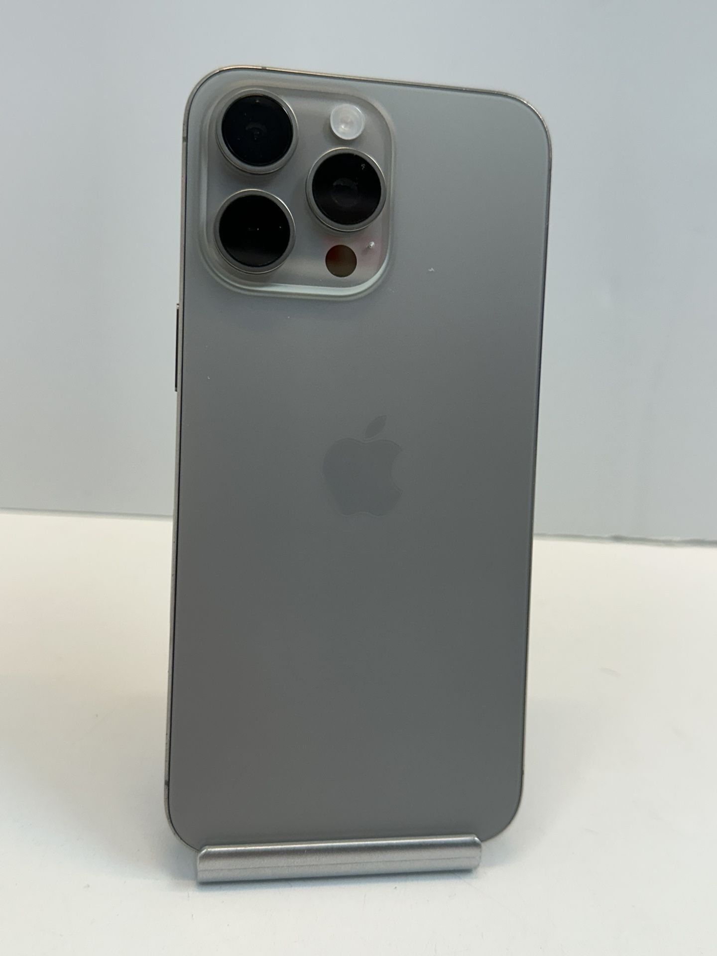 Apple iPhone 15 PRO MAX 256gb. ( Fully Unlocked )