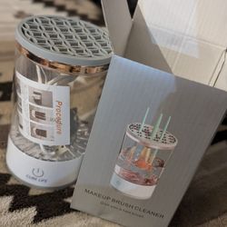 Electric Makeup Brush Cleaner With Brush Cleaning Mat