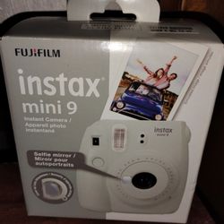 FujiFilm Instax Mini 9 Instant Camera! Brand New In The Box! 