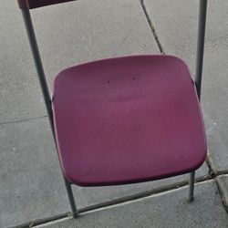 10 Burgundy Folding Chairs – Sturdy & Stackable