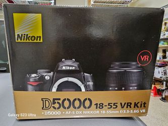 Nikon D5000 never used