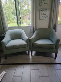2 side chairs color green
