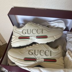 Gucci Shoes 