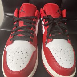 Jordan1 Low Reverse Black Toe Size 10.5 For Sale