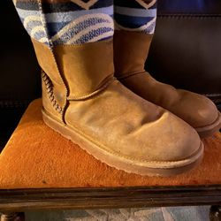 PRICE IS FIRM RARE PENDLETON UGG BOOTS GENTLY USED SIZE 9 
