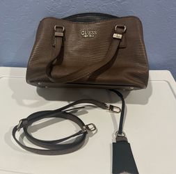 Guess, (like new) Lyndi Small Triple Compartment Girlfriend Satchel