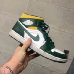 Jordan 1 Mid Super Sonic 