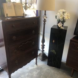 Oriental Pedestal 