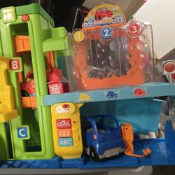 Little People carwash