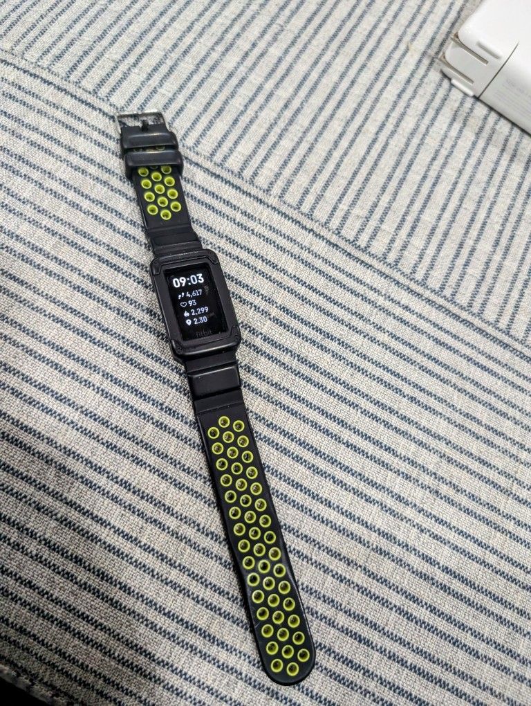Fitbit Charge 4