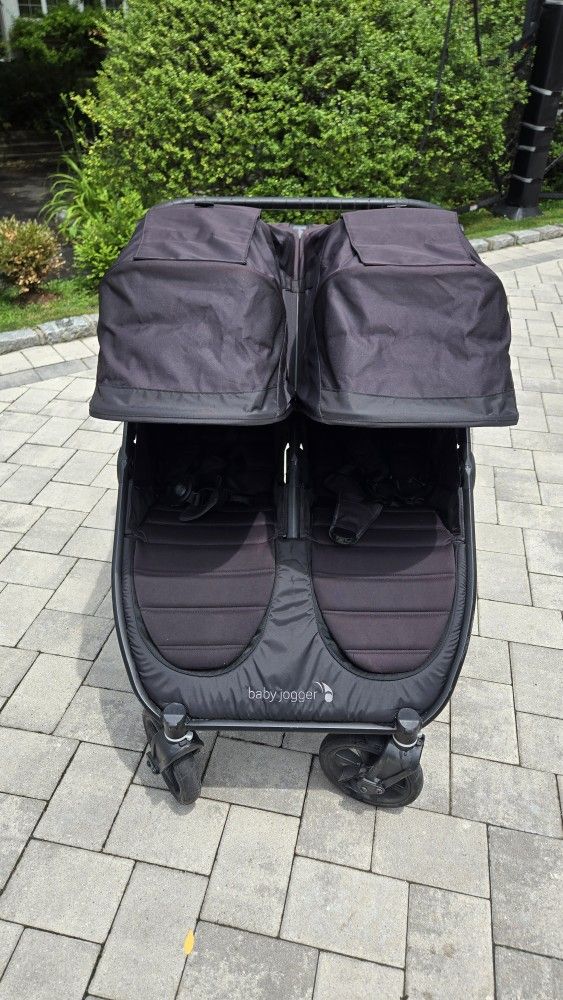 Baby Jogger City Mini GT2 2020 Double Stroller - Jet Black