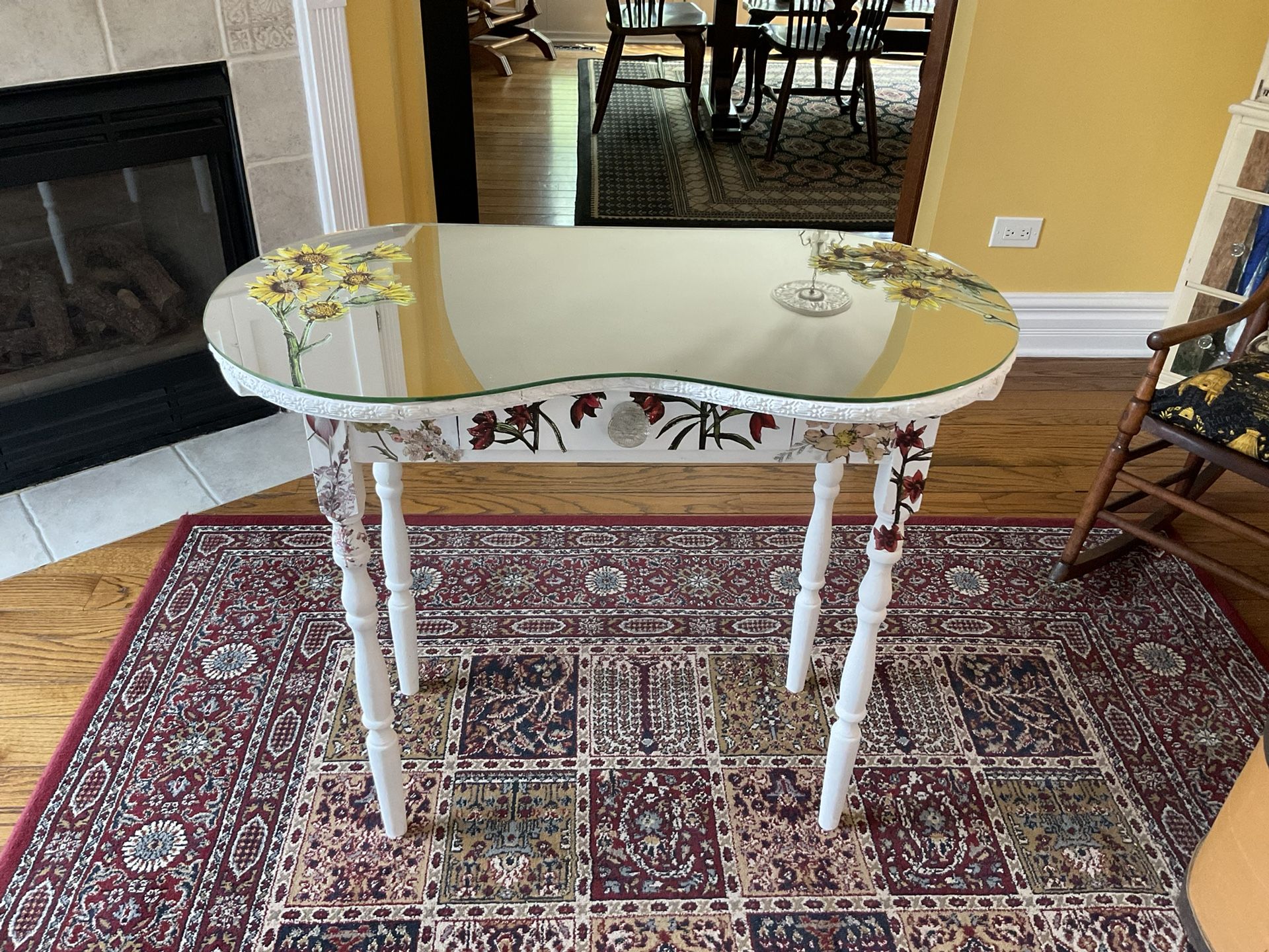 Vintage Vanity Table