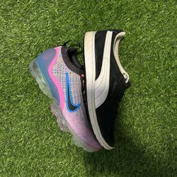 Bundle Deal (Nike Vapormax - Size 6W  X  Puma Classic Suede - 6.5W) 