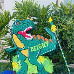 Custom Piñatas🪅💕🎉