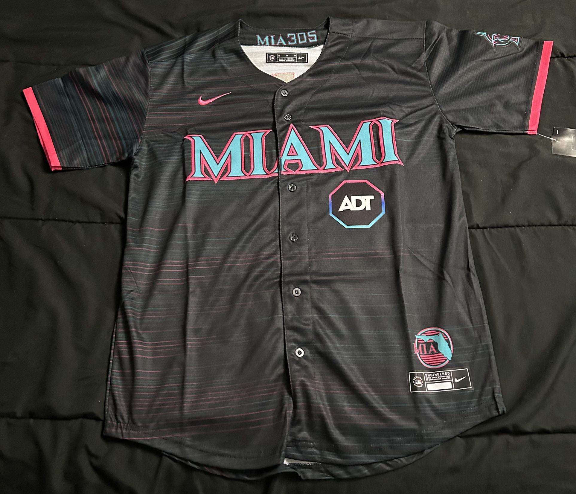 Miami Size Medium & Large Available