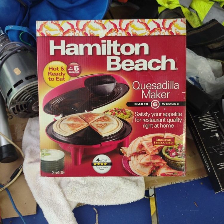 HAMILTON BEACH 25409 Quesadilla Maker NEW IN BOX!