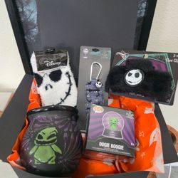 🚨Reduced Price, Disney Nightmare Before Christmas, feat. Oogie Boogie Talavera Cup, Snow Globe Figure and more