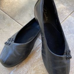 Clarks leather flat shoes, Ladies size 7 