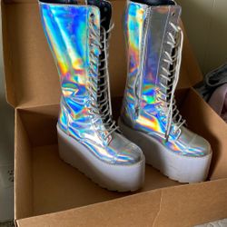 Yru Boots Size 7