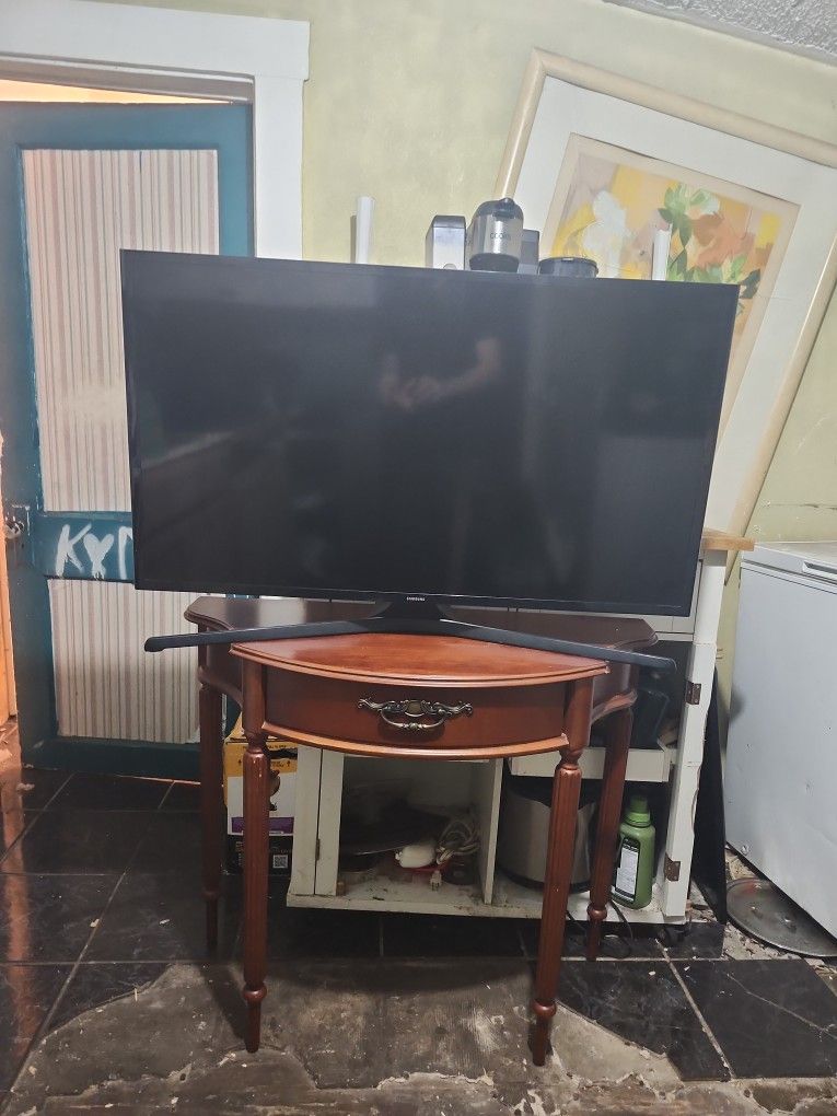 Samsung Smart TV (No Remote)