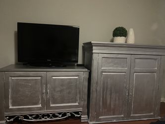 Bear Furniture Armoire