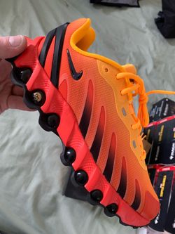 Nike AirMax DN8 “Team Orange” Sneakers (SIZE 6Y)