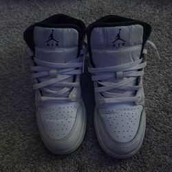Jordan 1 size 7Y