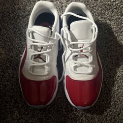Air Jordan 11 CMFT LOW - Size 8 Men