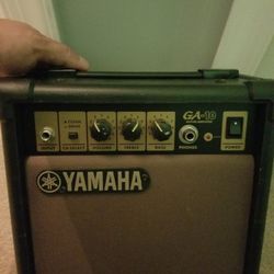 Yamaha GA-10 Guitar Amp Amplifier 120V 10W Black Gold