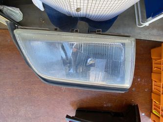 1994 to 2001 Mercedes Benz C class passenger side headlight