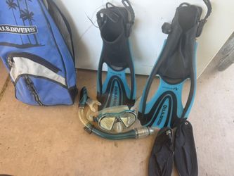 2 sets of high quality Snorkeling Fins And Gear
