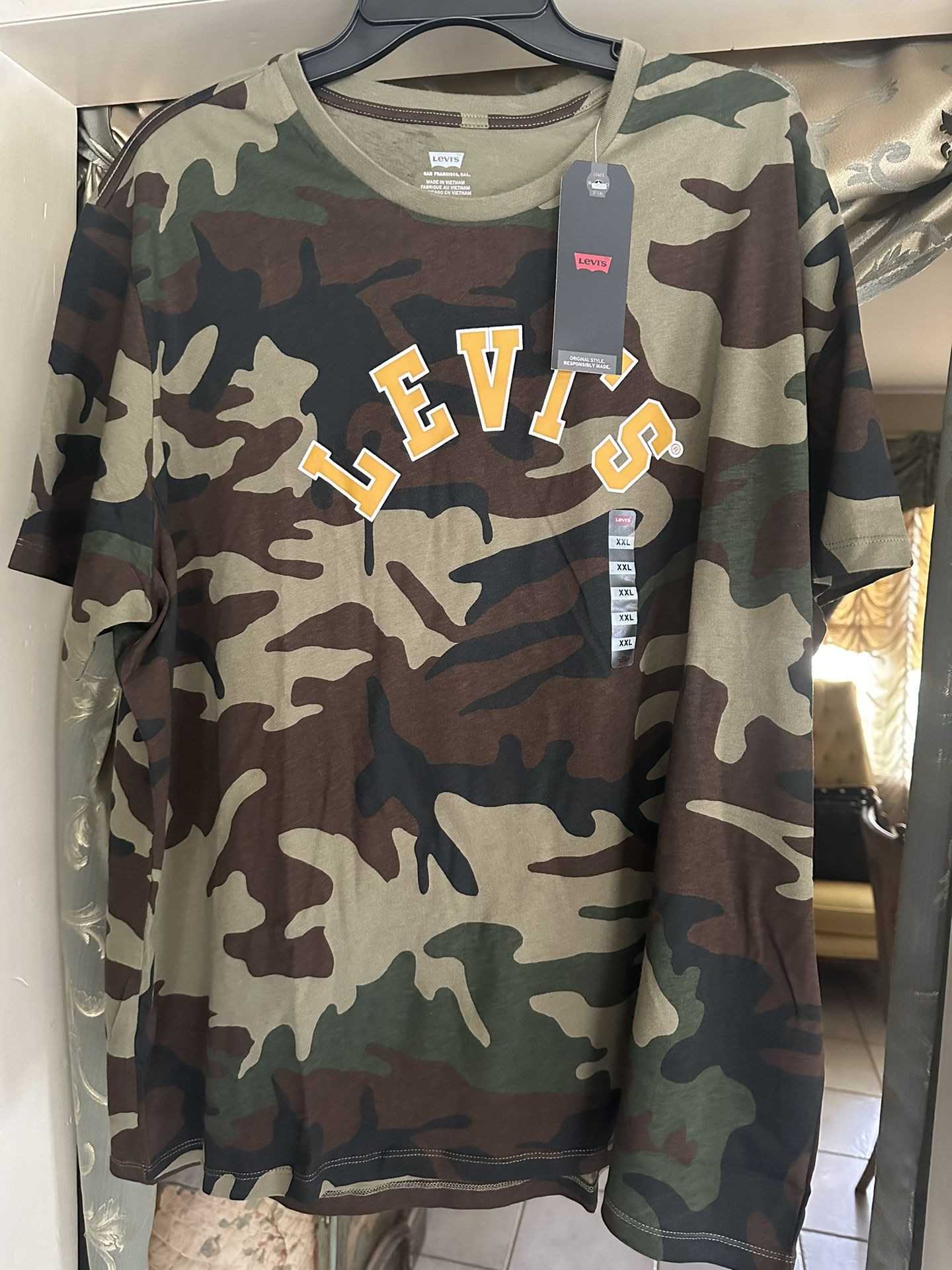 LEVI'S - Camouflage Men's Shirt. Size XXL