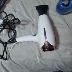 GHD BLOW DRYER USED