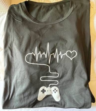 Men's sz M Black Gamer T-Shirt *New