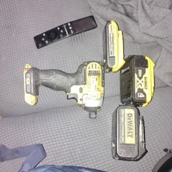 DEWALT 1/4 Impact Driver And 3 20v Batteries 