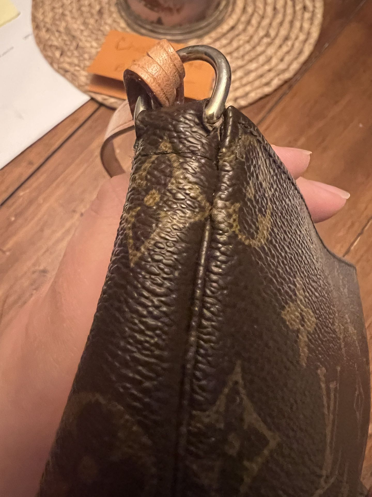 Louis Vuitton bucket pouch for Sale in New York, NY - OfferUp