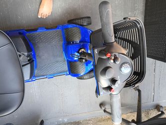 Electric wheelchair